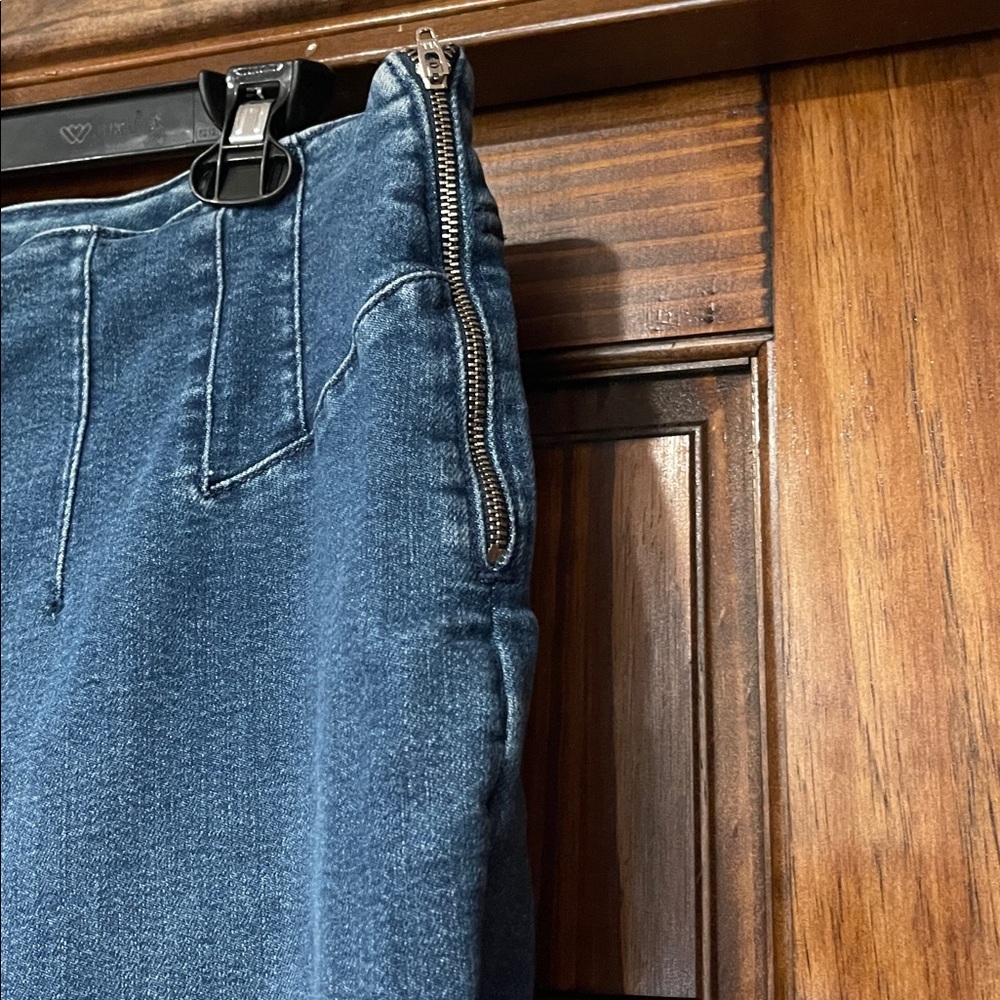 Pilcro pull on style side zip wide leg Blue jeans size 30 - Picture 4 of 7